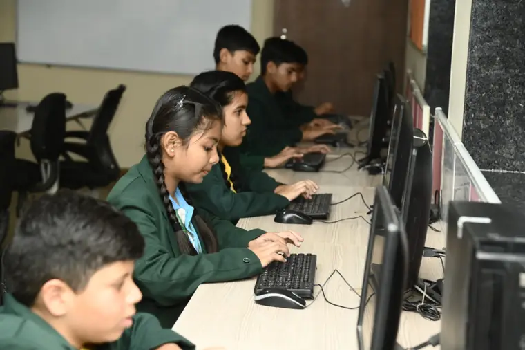 Students at work in the computer lab at DPS Chhindwara